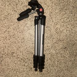 Manfrotto MKCOMPACTADV-BK Compact Advanced Tripod