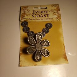 Metal Flowers Beads Pendant Seven 7 Piece Set  Ivory Cost Brand 