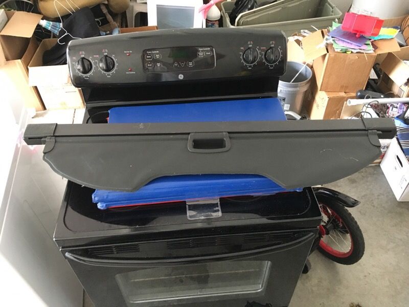 2014 Ford Escape trunk cover