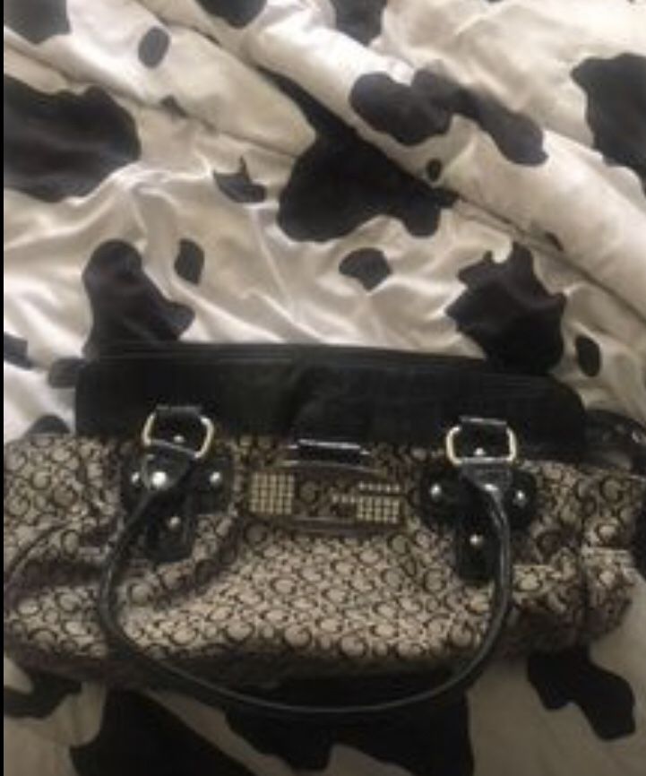 Grey Guess brand Purse excellent conditon