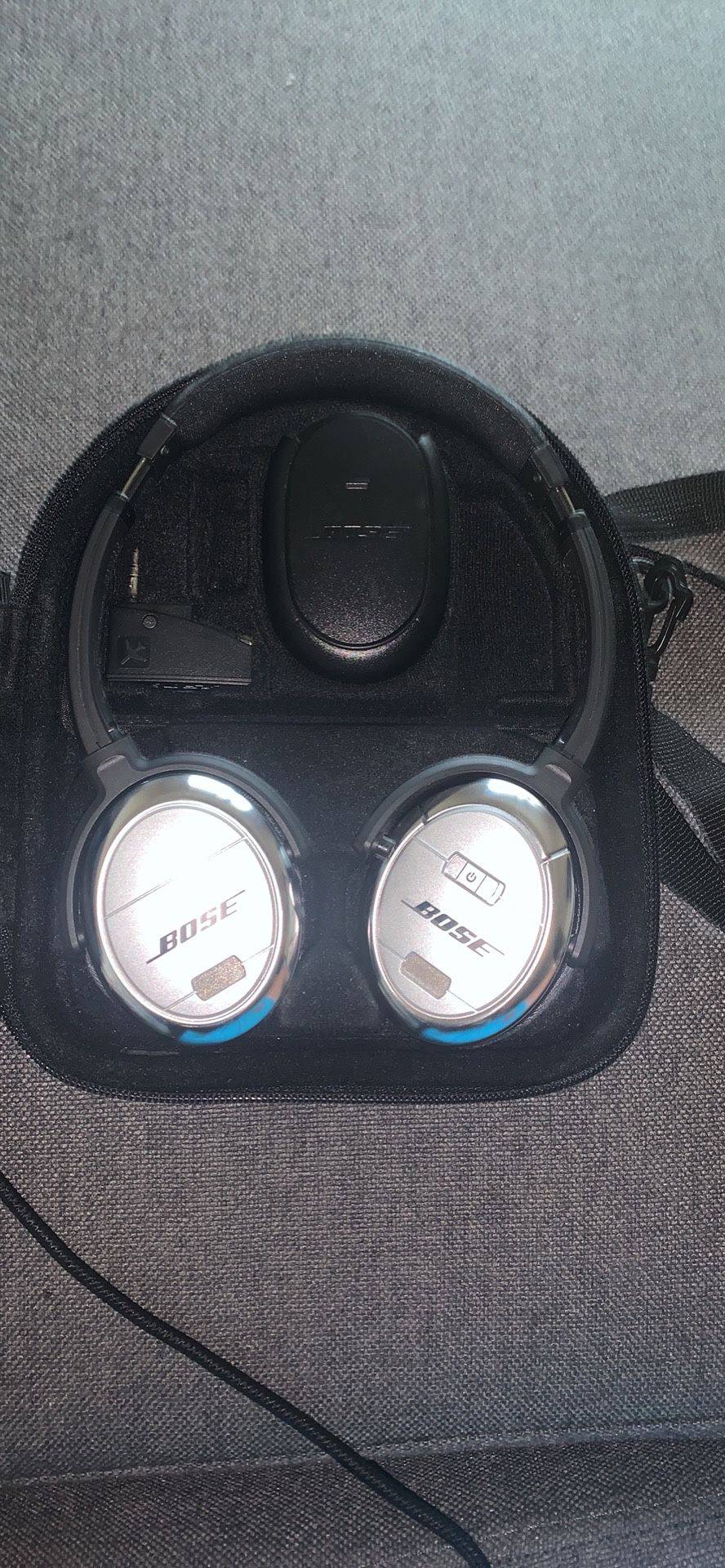 Bose Headphones (QuietComfort 3)