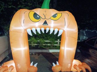 Halloween yard decorations