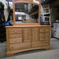 Modern Honey Oak 8 Drawer Dresser with Mirror