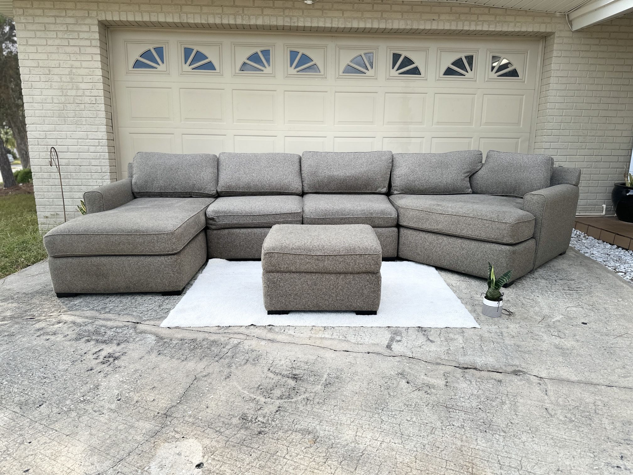 FREE DELIVERY 3-piece Sectional Couch With Ottoman