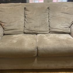 Loveseat 