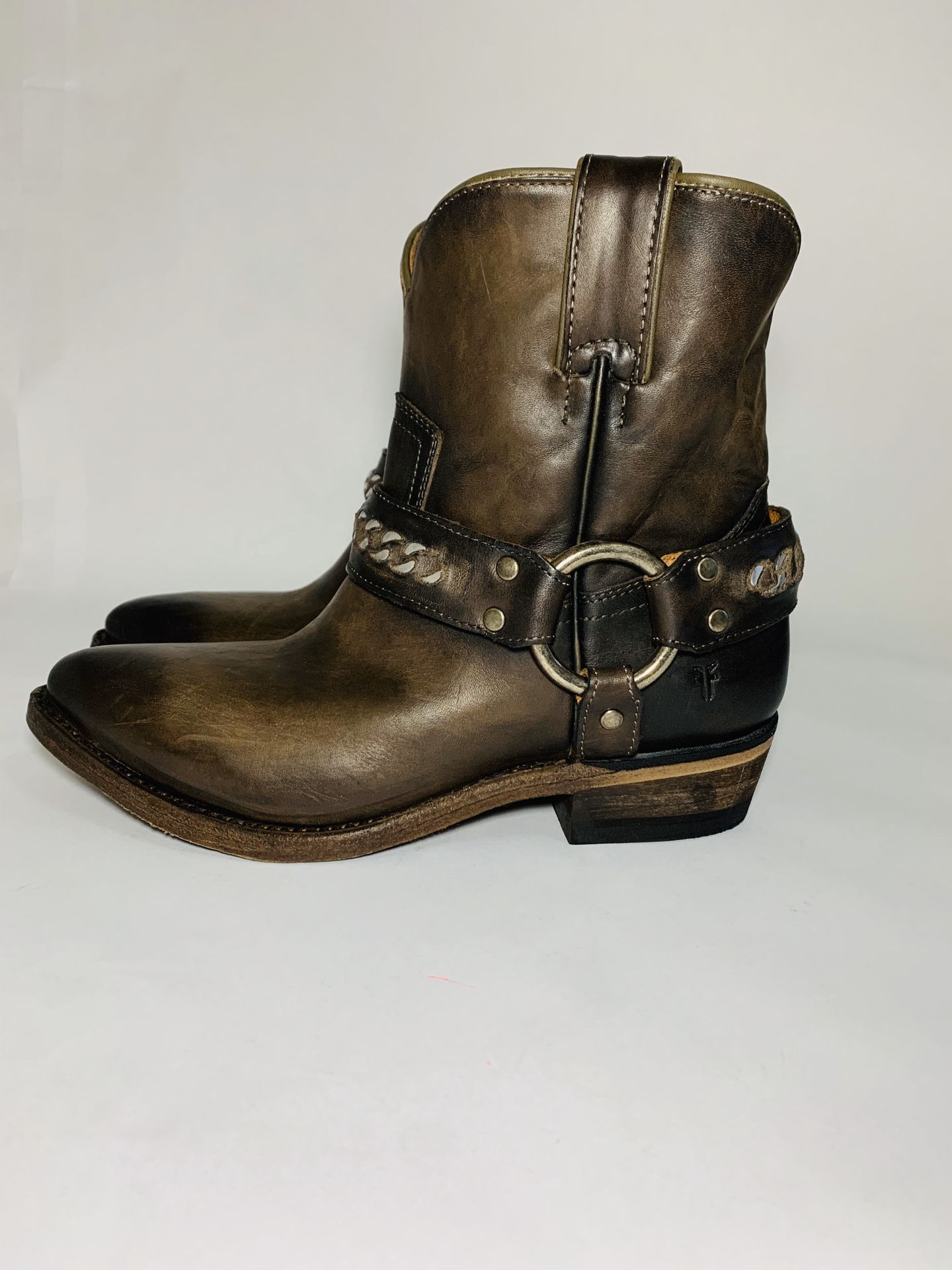 Women's Billy Chain Short Western Boot size 6 new without box 100% authentic