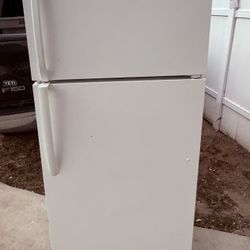 Refrigerator In Great Working Shape