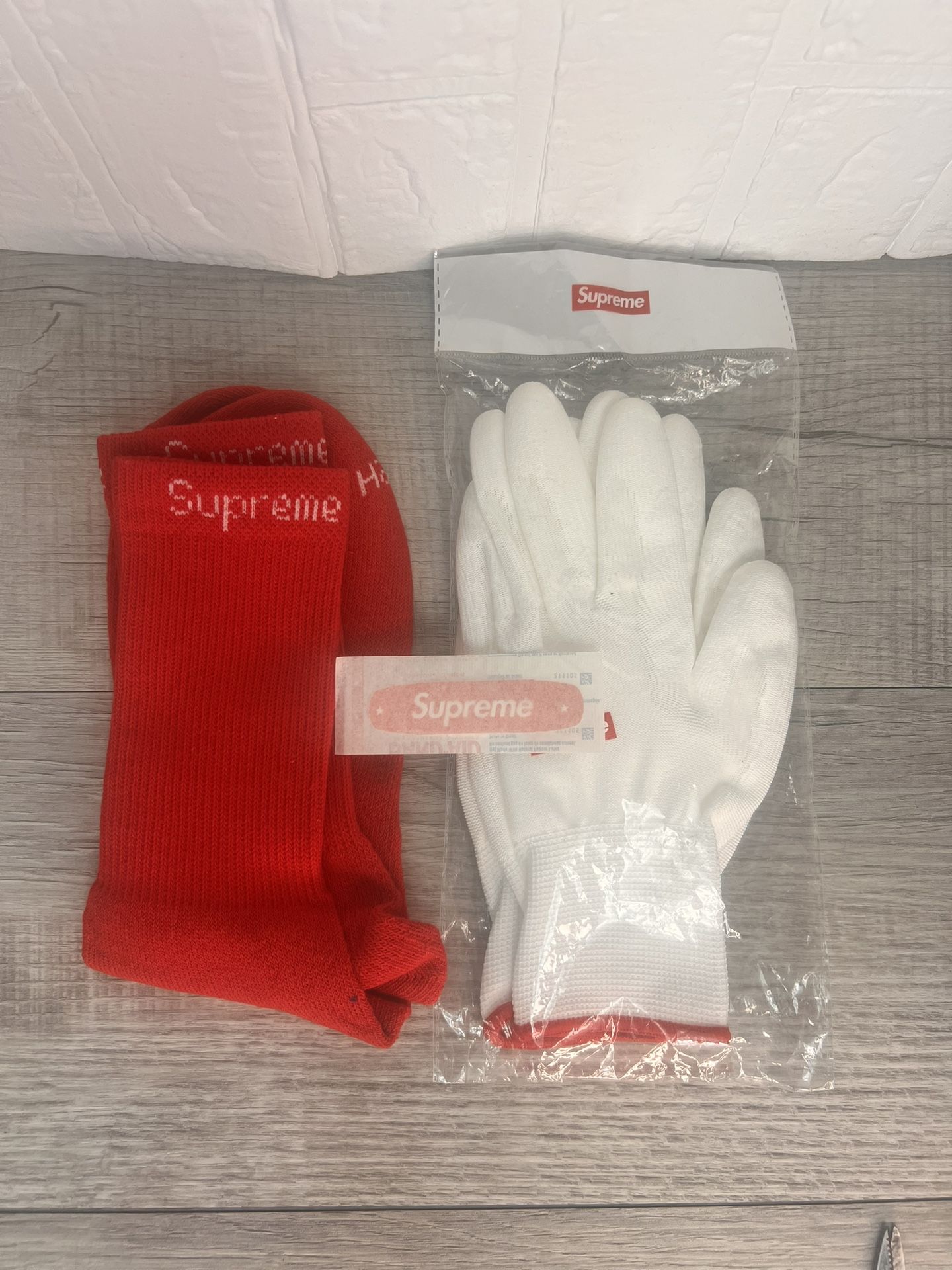 Supreme Socks And Gloves