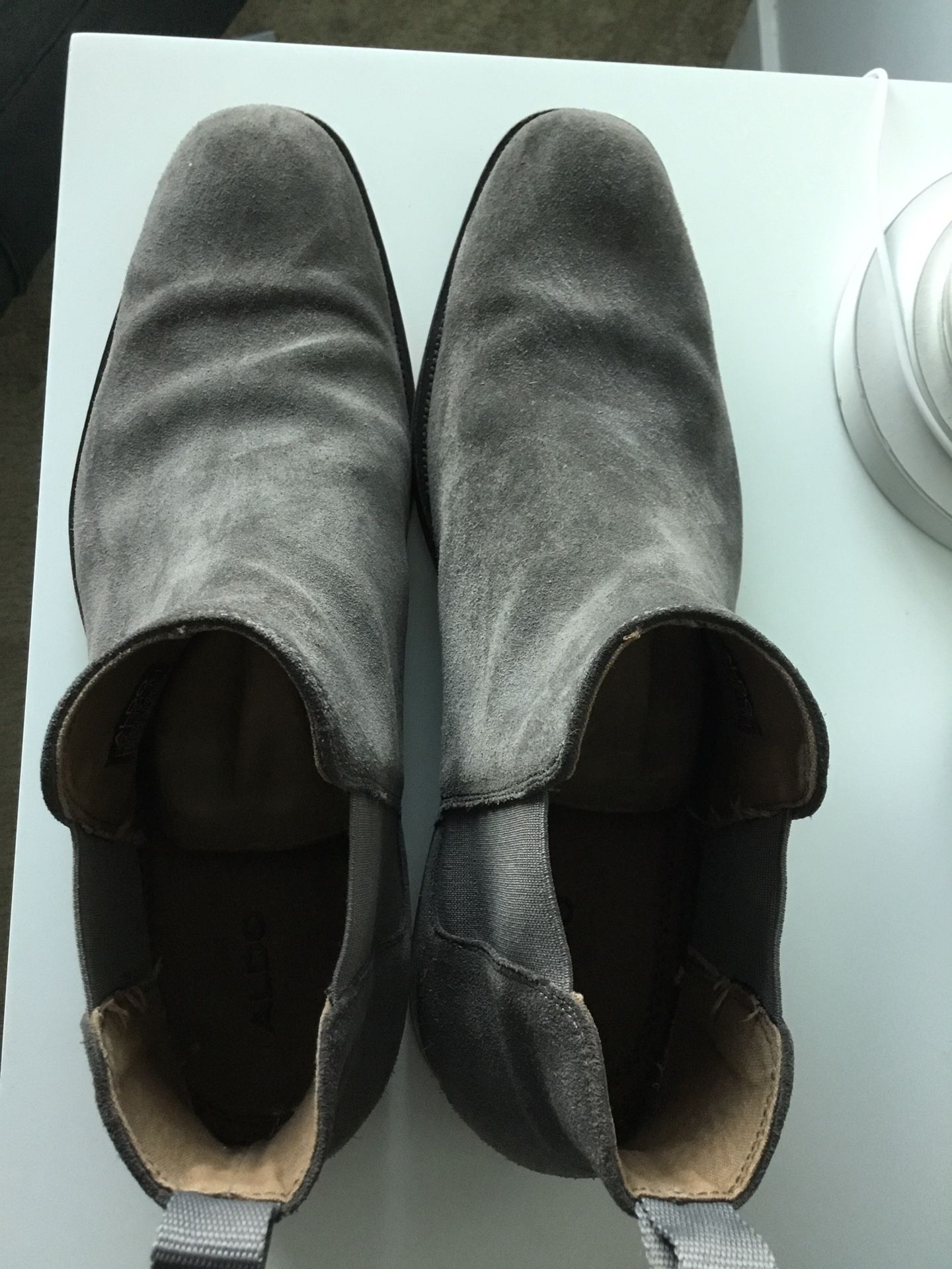 Aldo Chelsea Boots ( grey suede) M12