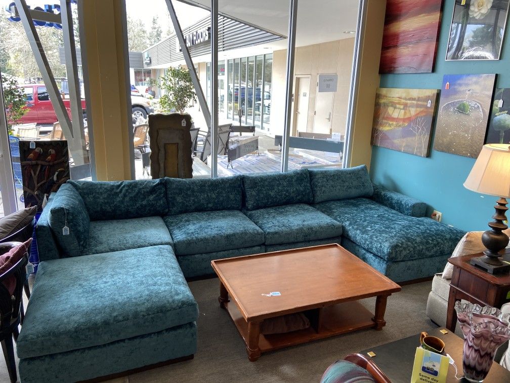 JOYBIRD Prime Peacock Holt Grand Sectional