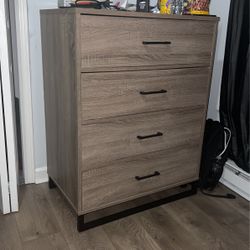 Dresser 