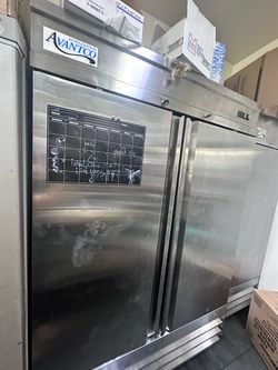 Avantco 2-Door Commercial Refrigerator / Freezer – AS IS (Needs Freon Repair) 3 years old