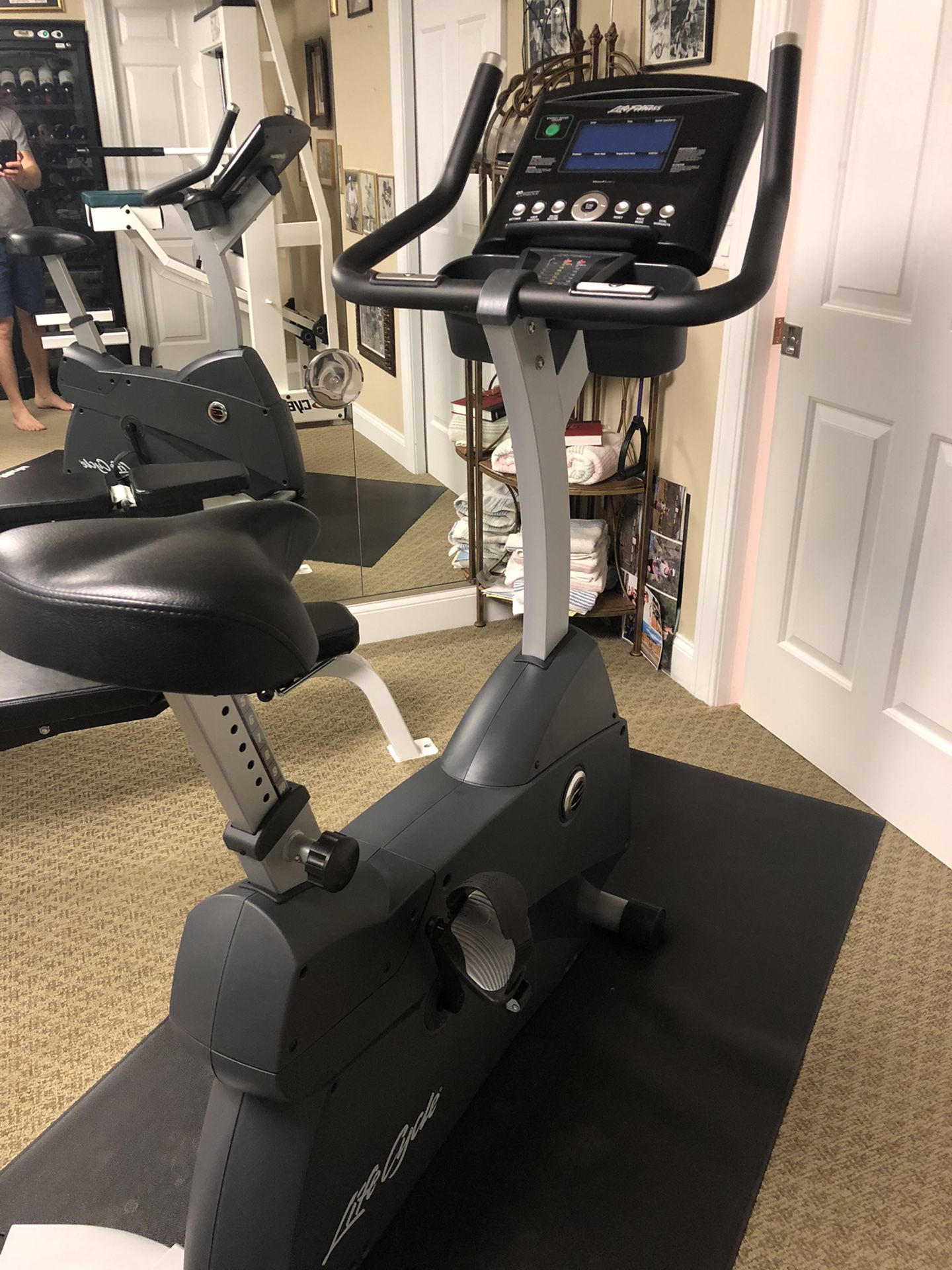 Life cycle exercise bike - just like the gym