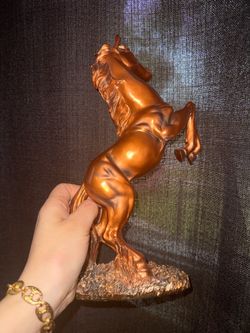 Bronze horse statue