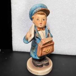 ✨ Goebel Hummel “Postman” Figurine – 1984 • Original Sticker • Excellent Condition ✨