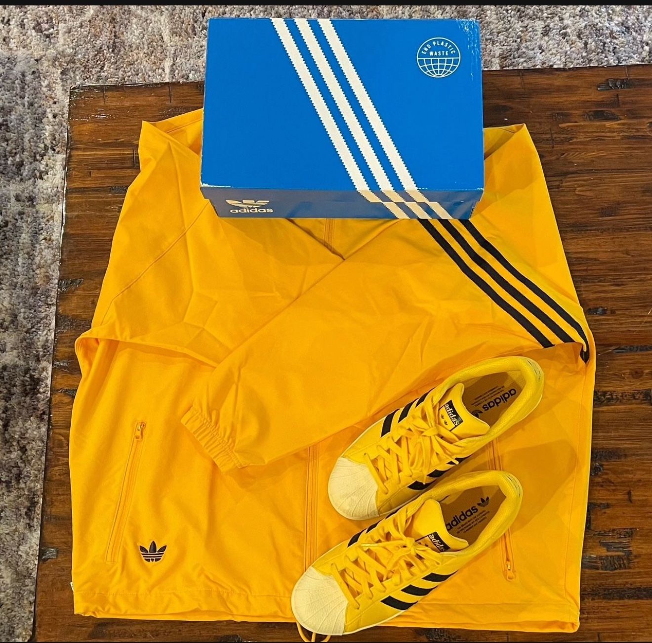 Adidas Super star set Size 10:5 Jacket Size L