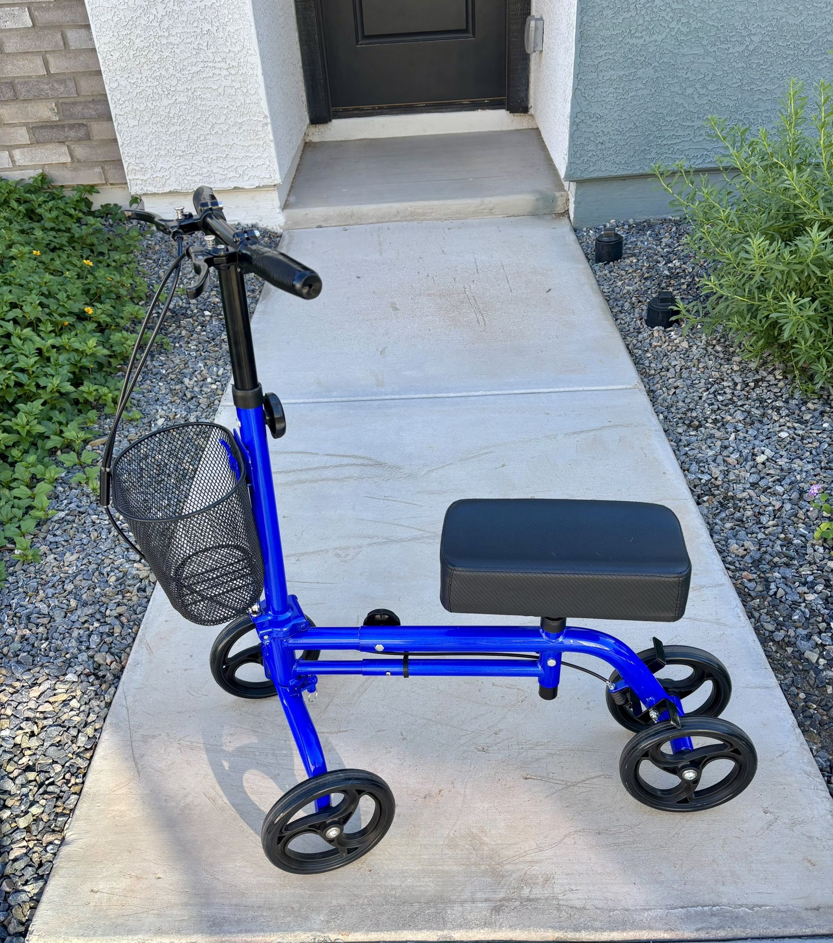 Four wheel Knee Scooter With Basket