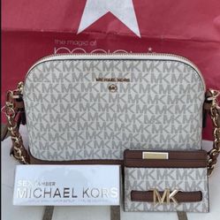 Michael Kors Set NWT pick up location in the city of Pico Rivera 