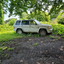2000 Isuzu Trooper
