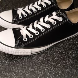 Converse mens 10.5 Great Condition 
