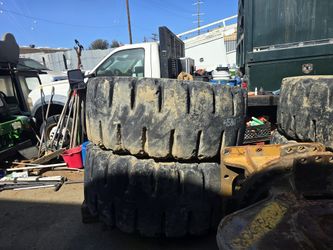 4 Yokohama Wheel Loader 23.5-25 Tires w/ Rims