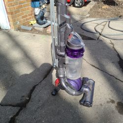 Dyson DC 25 Vacuum