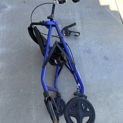 Walker with hand brakes