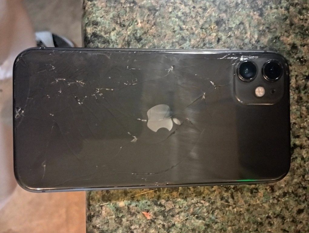 ANY CARRIER IPHONE 11 64GIG!! for Sale in Bonney Lake, WA OfferUp