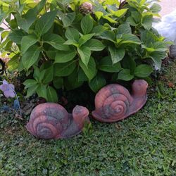 Pair Of Terracotta Snails Outdoor Garden Decoration 