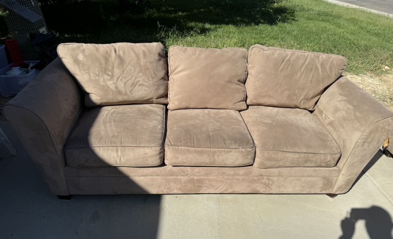 Three Pieces Couch Set