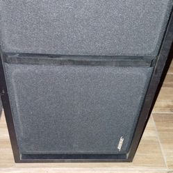 Pair Of Black Bose 301 Series 3 Speakers 