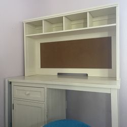 Pottery Barn Desk And Hutch 