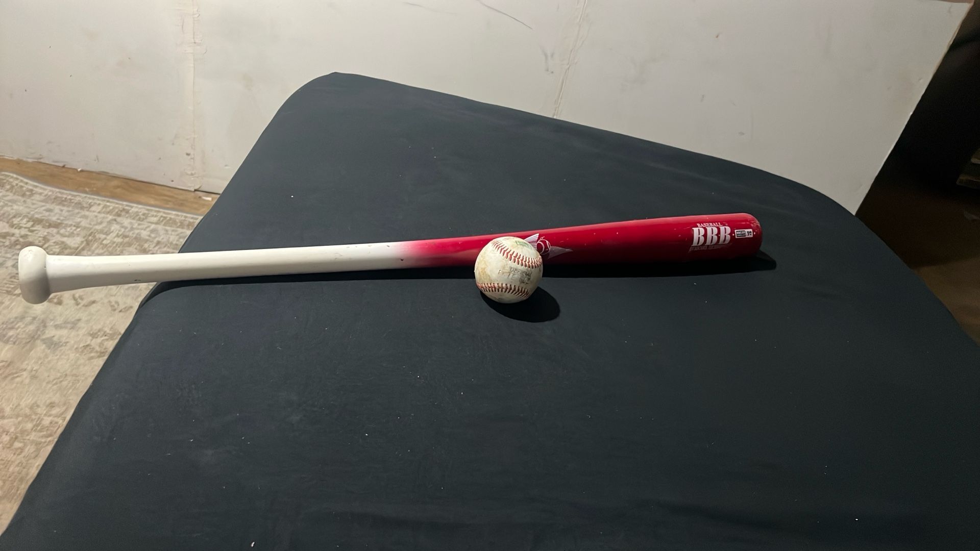 33 Inch Wood Bat With Baseball
