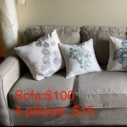 sofa with 4 Pillows