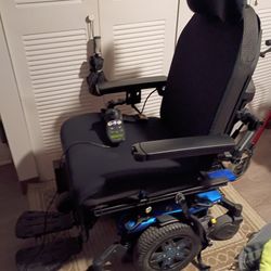 Quantum edge 3 power chair blue