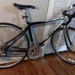 Giant OCR 3  24 speed road bike
In good condition,  several years older,light weight bike, tires do have some wear,cracks, but this is a very good , e