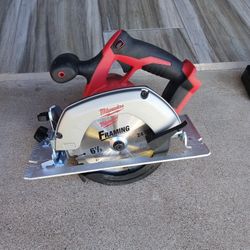 CIRCULAR SAW 6"1/2 MILWAUKEE TOOL ONLY 