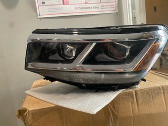 2021-2023 Volkswagen Atlas left headlight