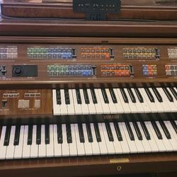 Yamaha Electone Model FS-30 Electric Organ