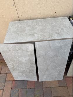 Floor tile