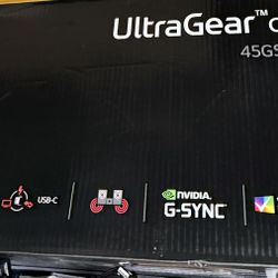 Selling a LG - UltraGear 45" OLED Curved Gaming Monitor