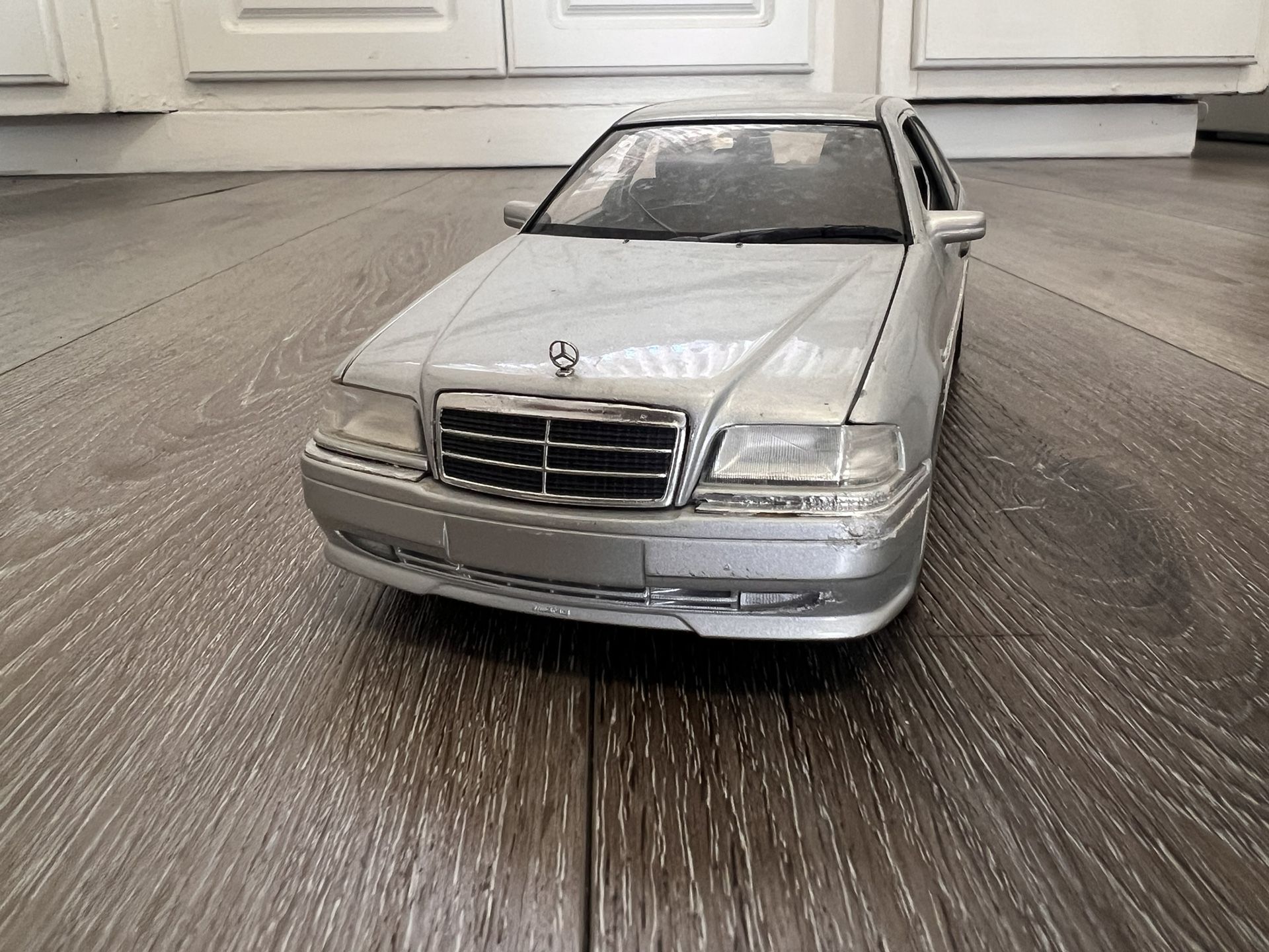 UT Models 1/18 1997 Mercedes Benz C36 AMG Diecast Model Silver 