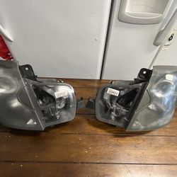 2003-2007 Cadillac CTS Headlights Headlamps 03-07 Left+Right