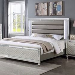 4pc Bedroom Set In Queen Size 