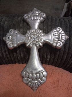 Metal  Cross Wall Hanging 7 x 8