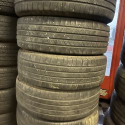 Vendo 225/65/R17 Michelin Por $160
