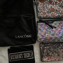 TOTE AND MAKEUP BAGS 
