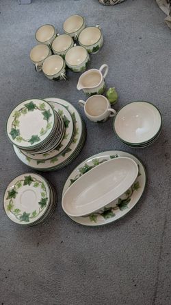 Franciscan Ivy pattern dishes, assorted