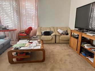 Sofa + TV Set
