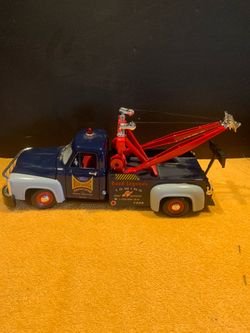 Road legends Tow Truck